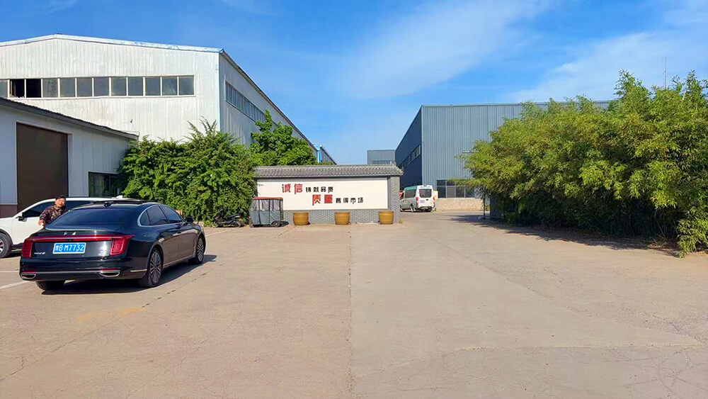 万晖厂区道路与生产厂房